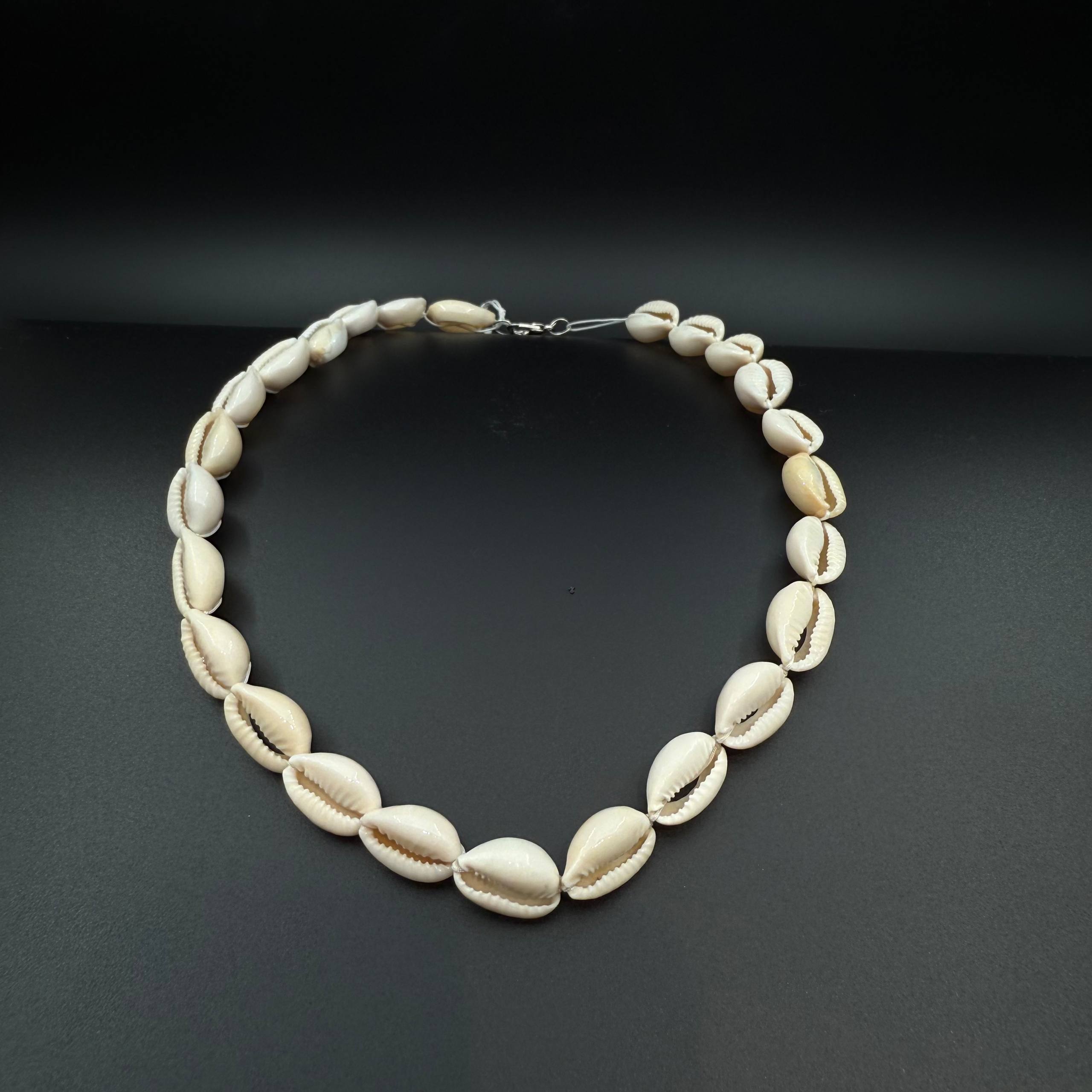 گردنبند صدفی مینیمال